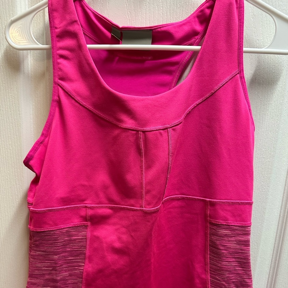 Athleta woman sports top bra size L/ NWOT
